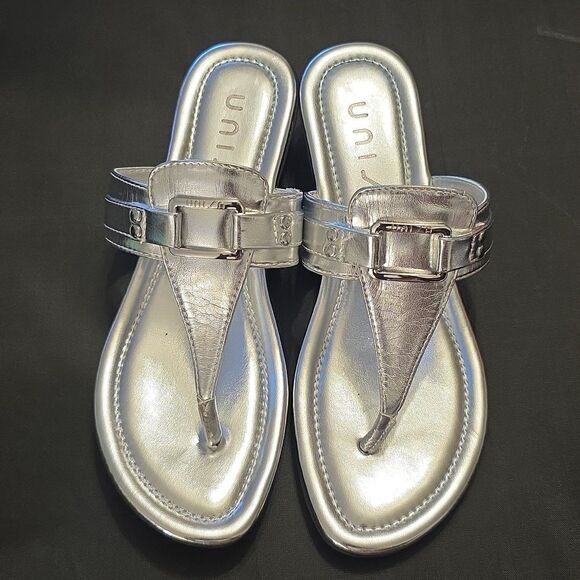 BRAND NEW UNISA METALLIC MULE THONG WOMEN'S SANDALD - Picture 3 of 15